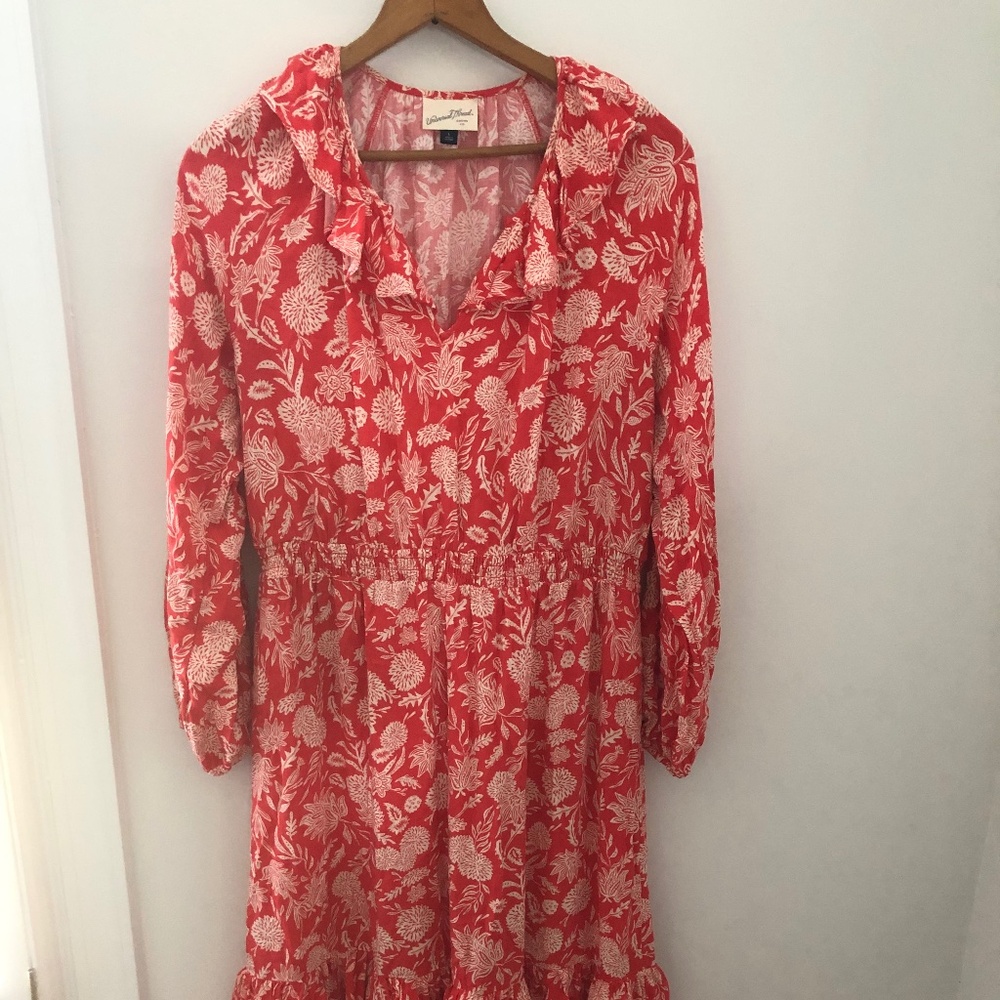 Universal Thread maxi dress women’s Large coral floral ruffle
